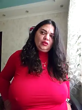 Snapshot of littleRikka chatting on 12.18.25 littleRikka online show from 12.18.25