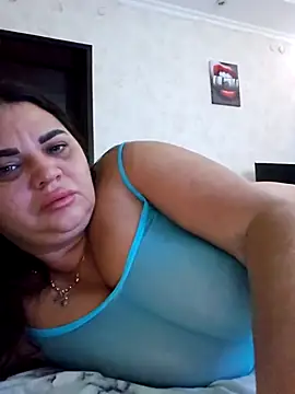 Snapshot of littleRikka chatting on 12.18.25 littleRikka online show from 12.18.25