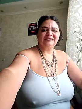 Snapshot of littleRikka chatting on 12.19.25 littleRikka online show from 12.19.25