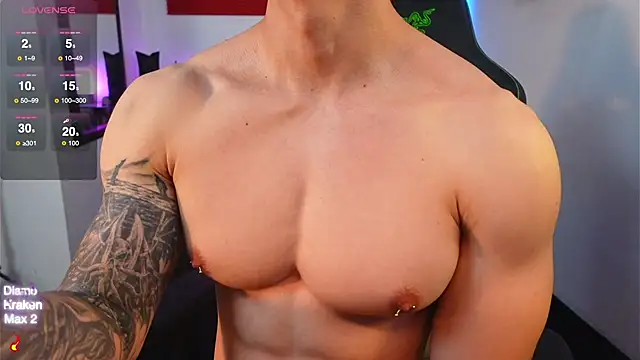 Snapshot of knimh chatting on 09.25.25 knimh online show from 09.25.25