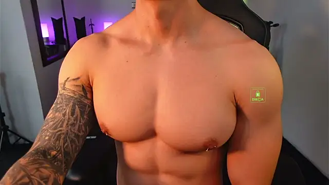 Snapshot of knimh chatting on 12.21.25 knimh online show from 12.21.25