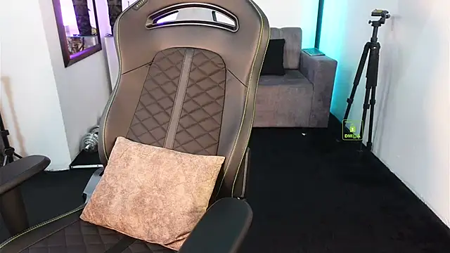 Snapshot of knimh chatting on 02.08.26 knimh online show from 02.08.26