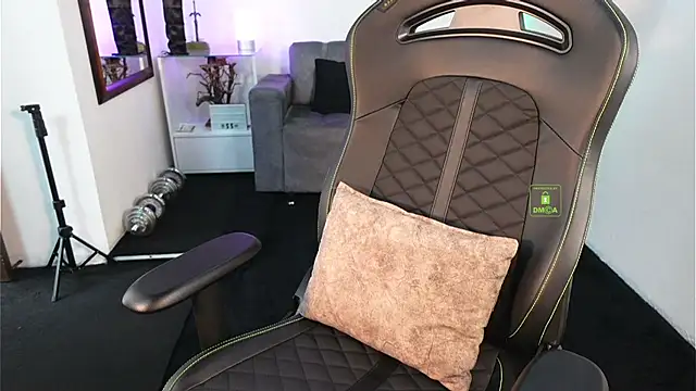 Snapshot of knimh chatting on 03.04.26 knimh online show from 03.04.26