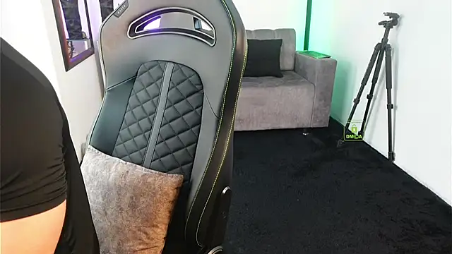 Snapshot of knimh chatting on 03.11.26 knimh online show from 03.11.26