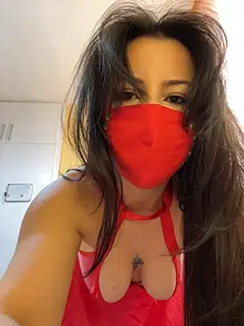 White-Petite online show from 05.05.26