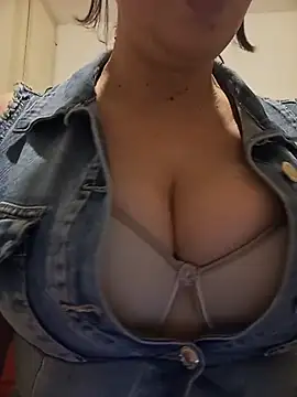 Snapshot of Dolcissima33 chatting on 06.16.26 Dolcissima33 online show from 06.16.26