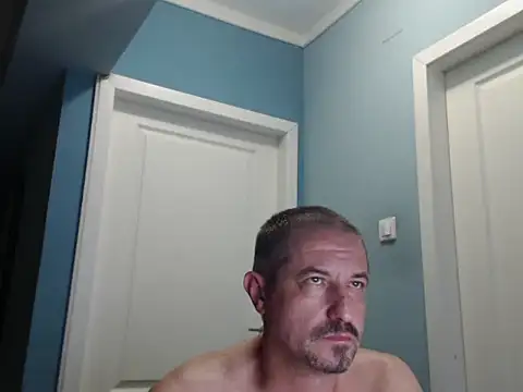 Snapshot of MisterFaithRO chatting on 06.18.26 MisterFaithRO online show from 06.18.26