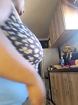 SWEETDOLLY29XX online show from 10.10.25