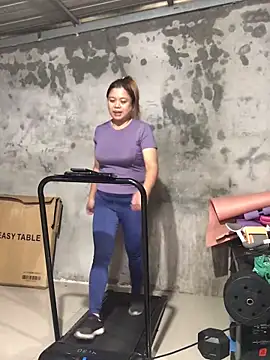 Snapshot of Kariebabe chatting on 12.13.24 Kariebabe online show from 12.13.24