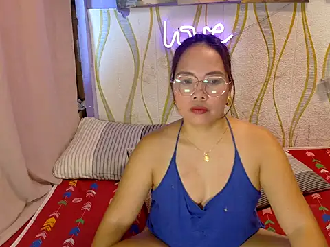 BURBERRY69 online show from 03.08.26