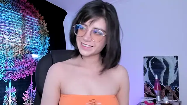 HazelKush online show from 02.19.25