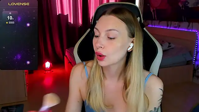 BiMolly online show from 09.12.25