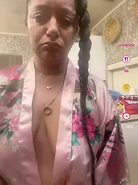 PichyPrettyPussy online show from 05.13.26
