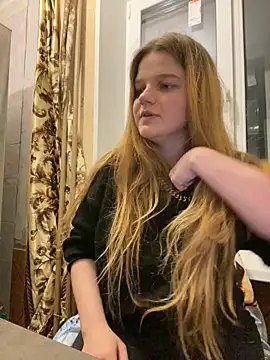 Snapshot of -MimmiLissa- chatting on 10.14.25 -MimmiLissa- online show from 10.14.25