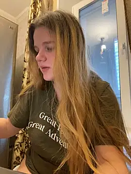 Snapshot of -MimmiLissa- chatting on 10.20.25 -MimmiLissa- online show from 10.20.25