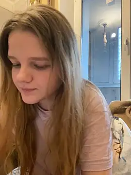 Snapshot of -MimmiLissa- chatting on 12.04.25 -MimmiLissa- online show from 12.04.25