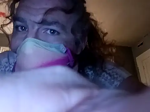 Valarie83 online show from 10.31.25