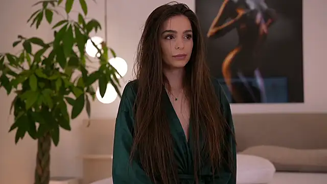 Snapshot of DoviaClaire chatting on 09.30.25 DoviaClaire online show from 09.30.25