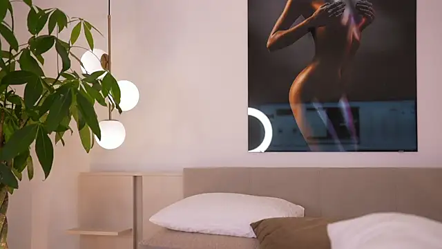 Snapshot of DoviaClaire chatting on 11.10.25 DoviaClaire online show from 11.10.25