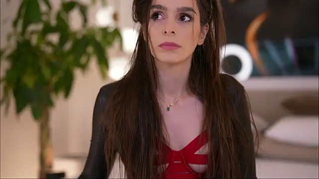 Snapshot of DoviaClaire chatting on 11.23.25 DoviaClaire online show from 11.23.25