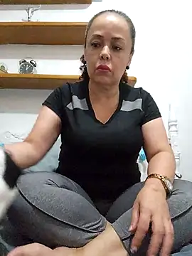 Snapshot of BadMicaela1 chatting on 11.25.25 BadMicaela1 online show from 11.25.25