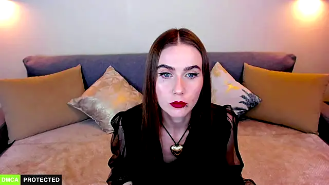 Snapshot of TheWoman__ chatting on 12.17.24 TheWoman online show from 12.17.24