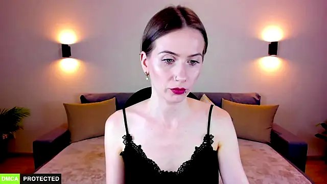 Snapshot of TheWoman__ chatting on 09.19.25 TheWoman online show from 09.19.25