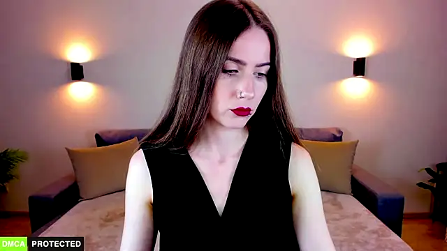 Snapshot of TheWoman__ chatting on 10.10.25 TheWoman online show from 10.10.25