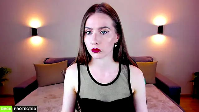 Snapshot of TheWoman__ chatting on 11.11.25 TheWoman online show from 11.11.25