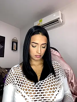 Snapshot of Shantal_Lovee chatting on 09.20.25 Shantal Lovee online show from 09.20.25