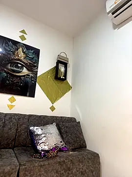 Snapshot of Shantal_Lovee chatting on 11.23.25 Shantal Lovee online show from 11.23.25