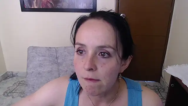 Snapshot of antara_hotgirl chatting on 09.25.25 antara hotgirl online show from 09.25.25