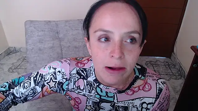 Snapshot of antara_hotgirl chatting on 11.17.25 antara hotgirl online show from 11.17.25