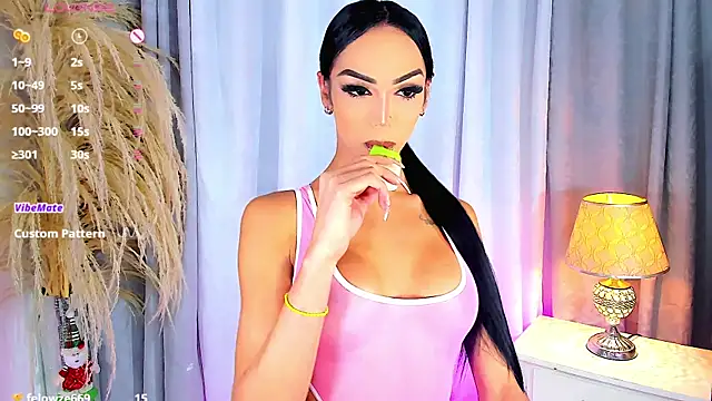 Snapshot of Michell_simons chatting on 12.10.24 Michell simons online show from 12.10.24