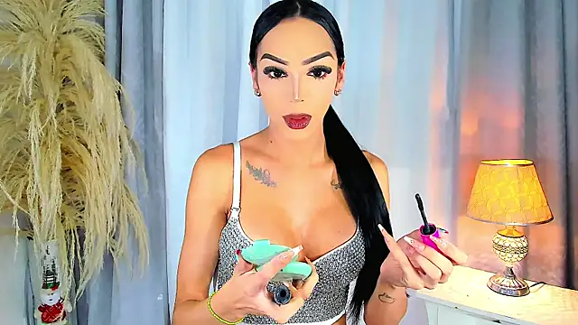 Snapshot of Michell_simons chatting on 12.20.24 Michell simons online show from 12.20.24