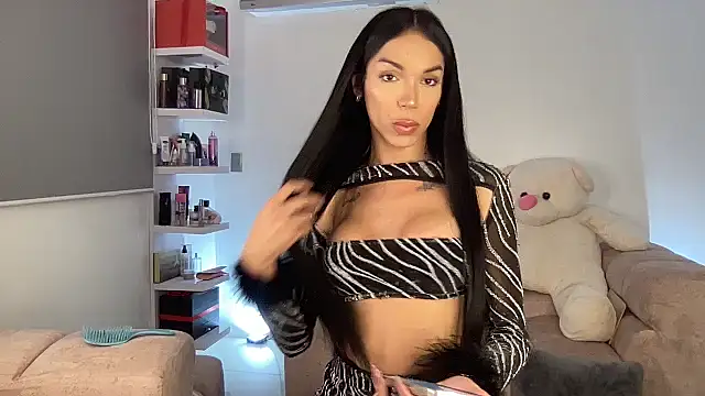 Snapshot of Michell_simons chatting on 02.01.25 Michell simons online show from 02.01.25