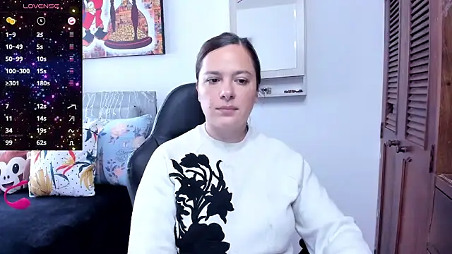 Snapshot of angelaagomez chatting on 02.13.26 angelaagomez online show from 02.13.26