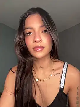 Snapshot of Sammy_pink chatting on 01.05.25 Sammy pink online show from 01.05.25