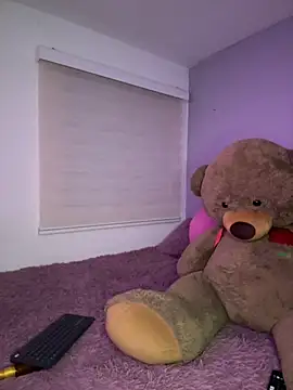 Snapshot of Sammy_pink chatting on 12.03.25 Sammy pink online show from 12.03.25