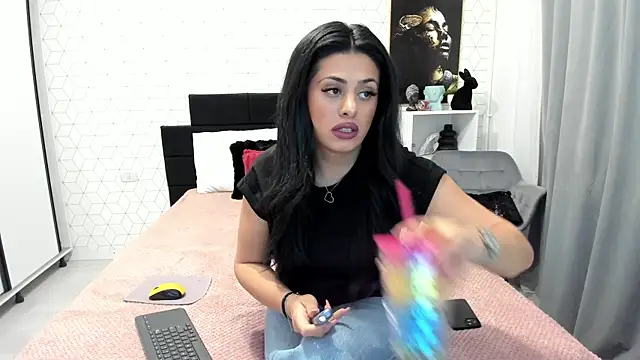 Snapshot of Heidix chatting on 04.16.26 Heidix online show from 04.16.26