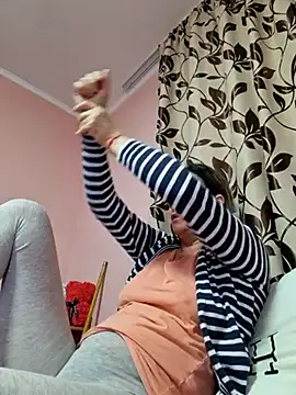 IsabelleCraft online show from 03.06.25