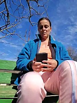 IsabelleCraft online show from 03.07.25