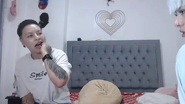 Snapshot of dulce_maria_x chatting on 02.11.26 dulce maria x online show from 02.11.26