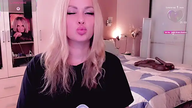 Libby Nora online show from 09.30.25