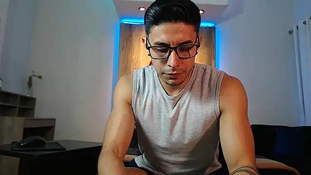 Snapshot of Andrew_4_ chatting on 12.12.24 Andrew 4 online show from 12.12.24