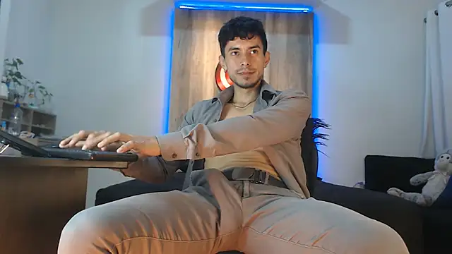 Snapshot of Andrew_4_ chatting on 10.16.25 Andrew 4 online show from 10.16.25