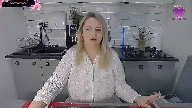 erikaerika online show from 01.10.26