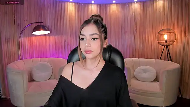 Snapshot of AmyDavis_ chatting on 12.06.24 AmyDavis online show from 12.06.24