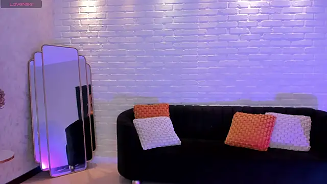 Snapshot of AmyDavis_ chatting on 12.28.24 AmyDavis online show from 12.28.24