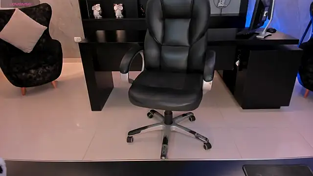 Snapshot of AmyDavis_ chatting on 01.11.25 AmyDavis online show from 01.11.25